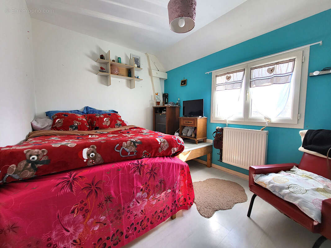 Maison à LES CLAYES-SOUS-BOIS