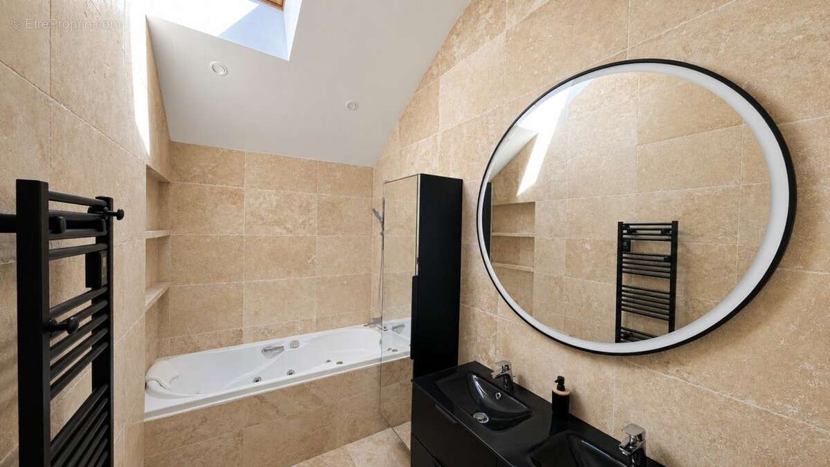 Maison 120 m² à Saint-Maur-Des-Fosses  - photo 9