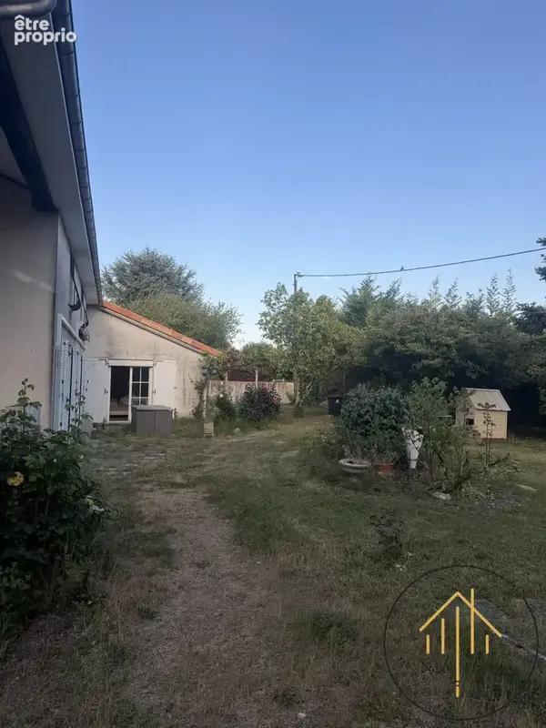 Maison 165 m² à Loudun  - photo 2