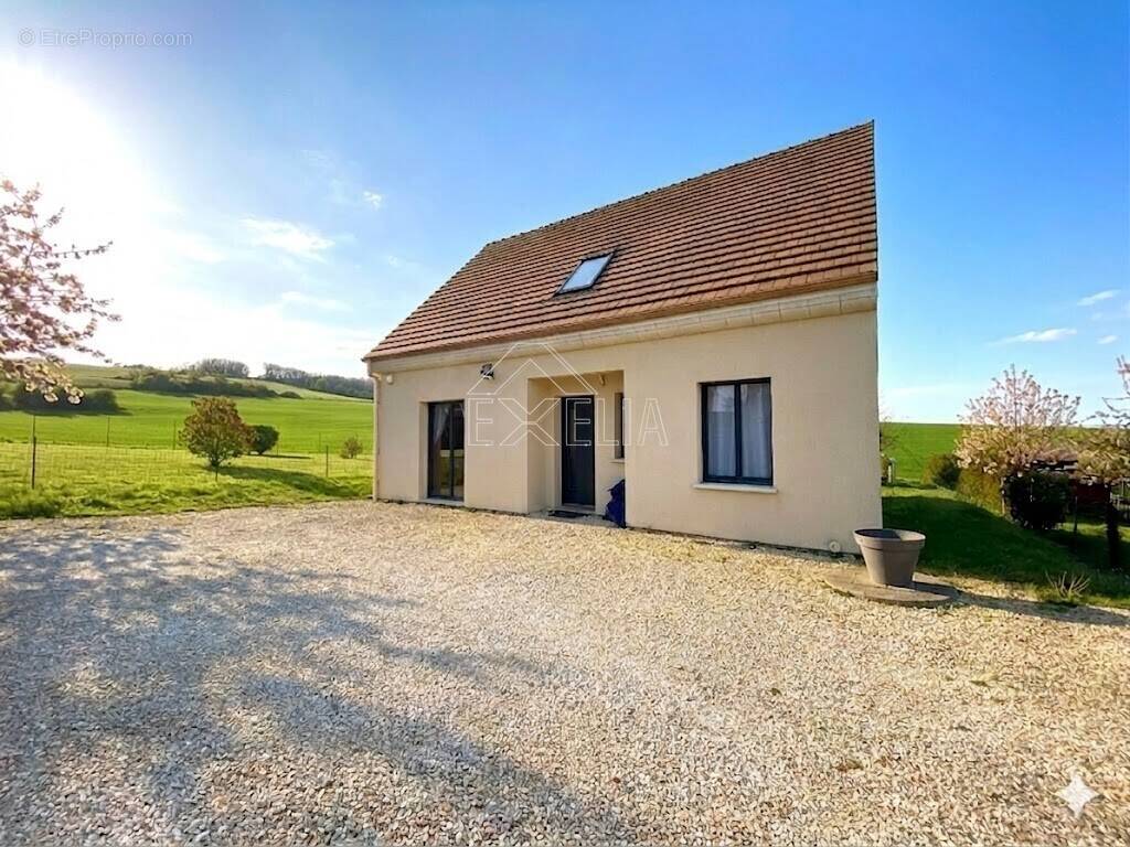 Maison à GOMMECOURT