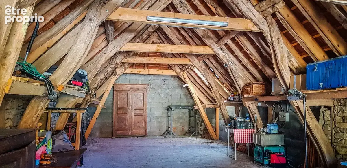 Maison atypique, près du chemin de Saint-Jacques-de-Compostelle avec grange et dépendance - photo 18