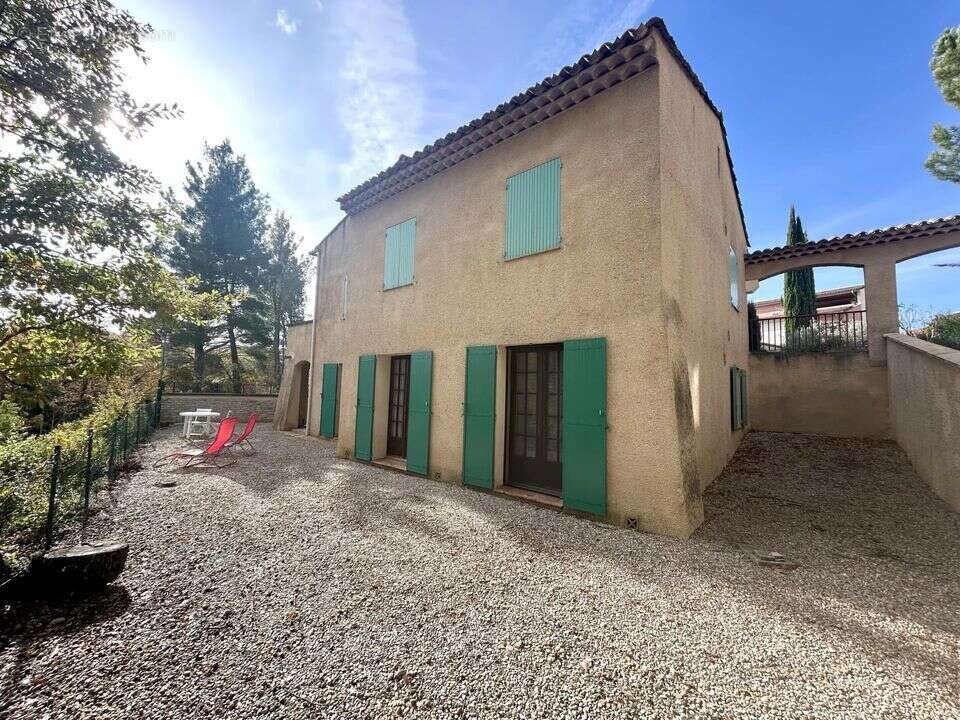 Appartement à GREOUX-LES-BAINS