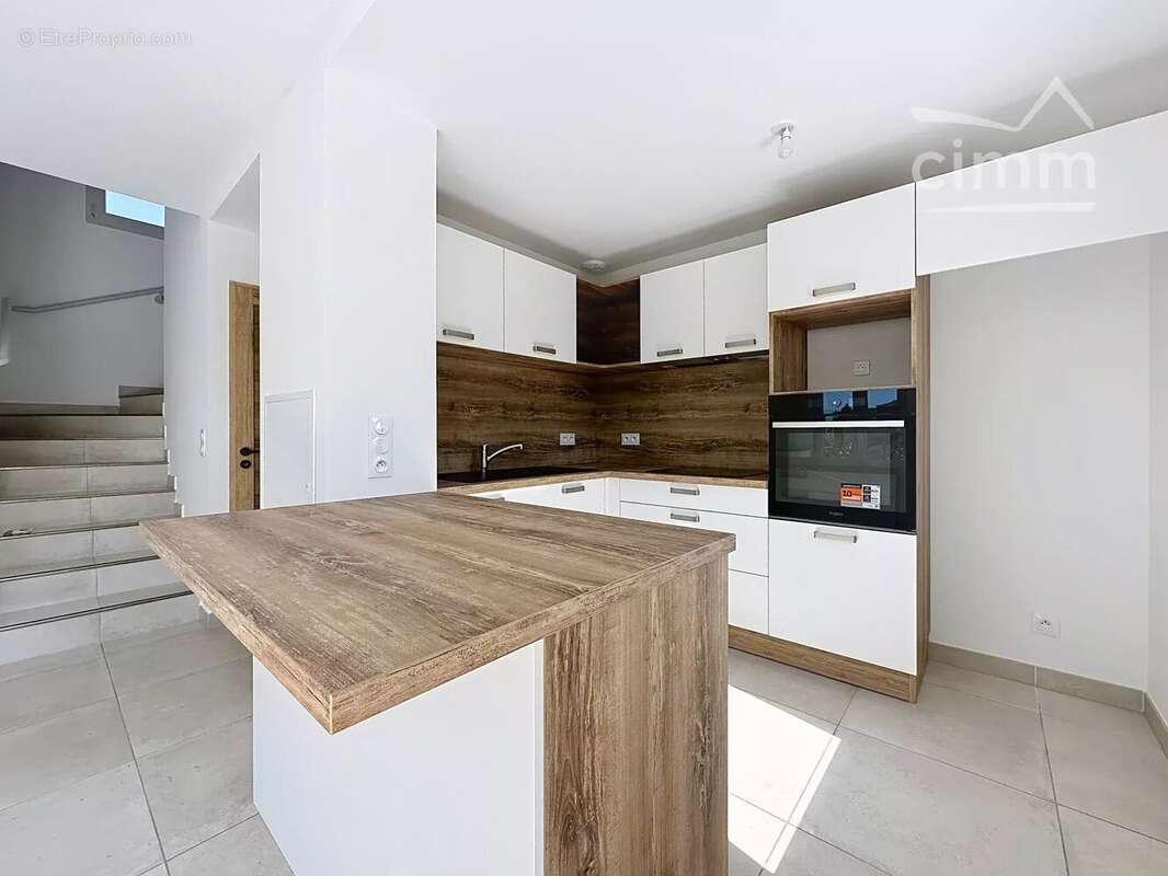 Maison à L&#039;ISLE-SUR-LA-SORGUE