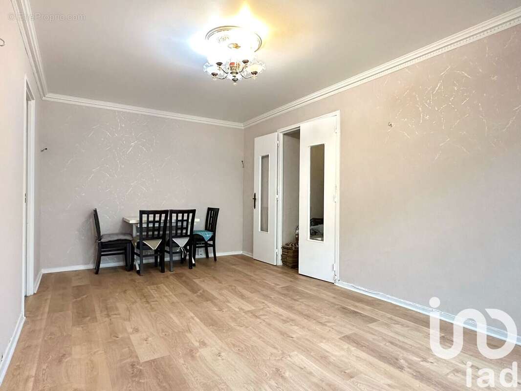 Photo 2 - Appartement à PARIS-19E