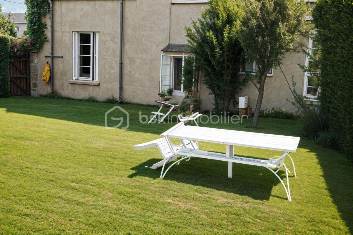 Maison à VILLEBAROU