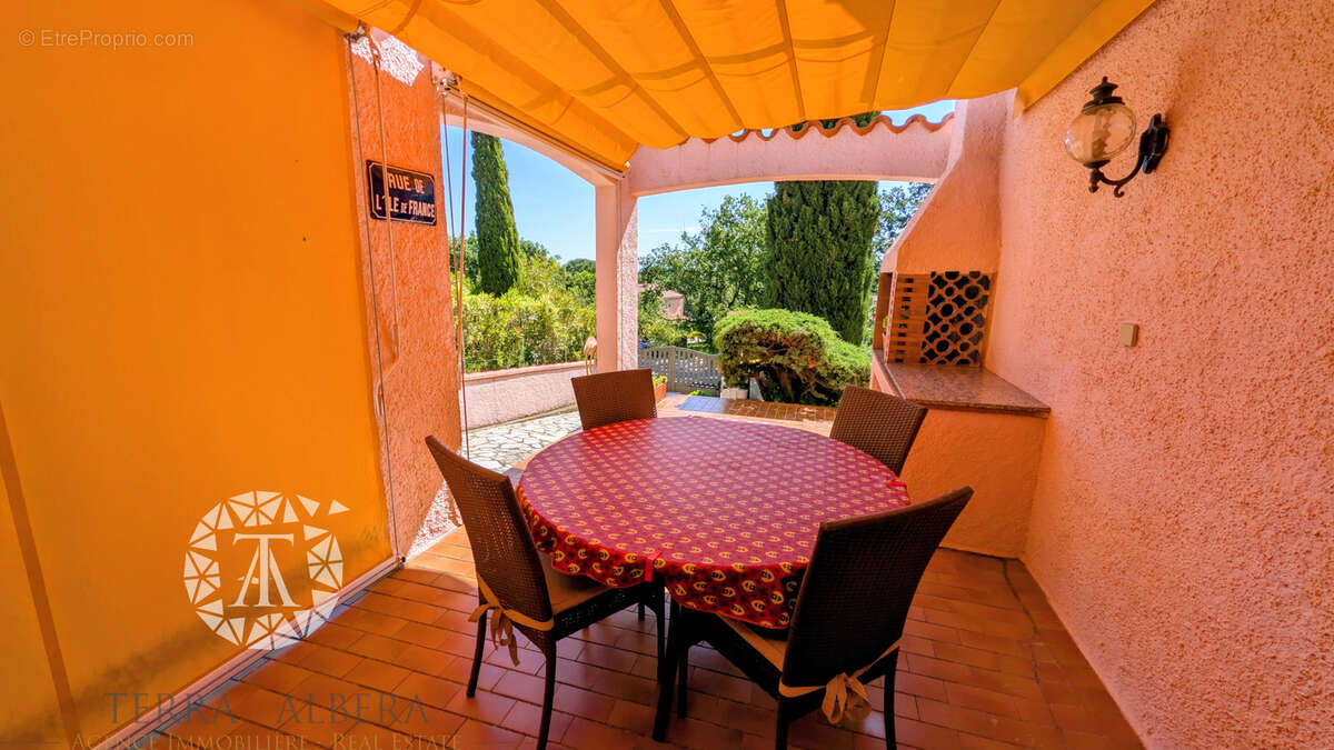 Maison à LAROQUE-DES-ALBERES