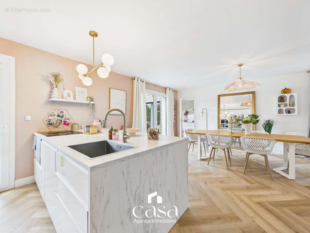 Maison 126 m² à Saint-Contest  - photo 3