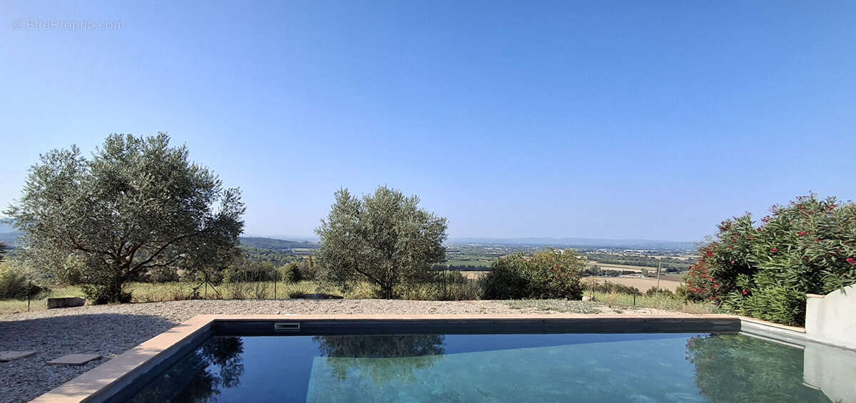 Maison à LA GARDE-ADHEMAR