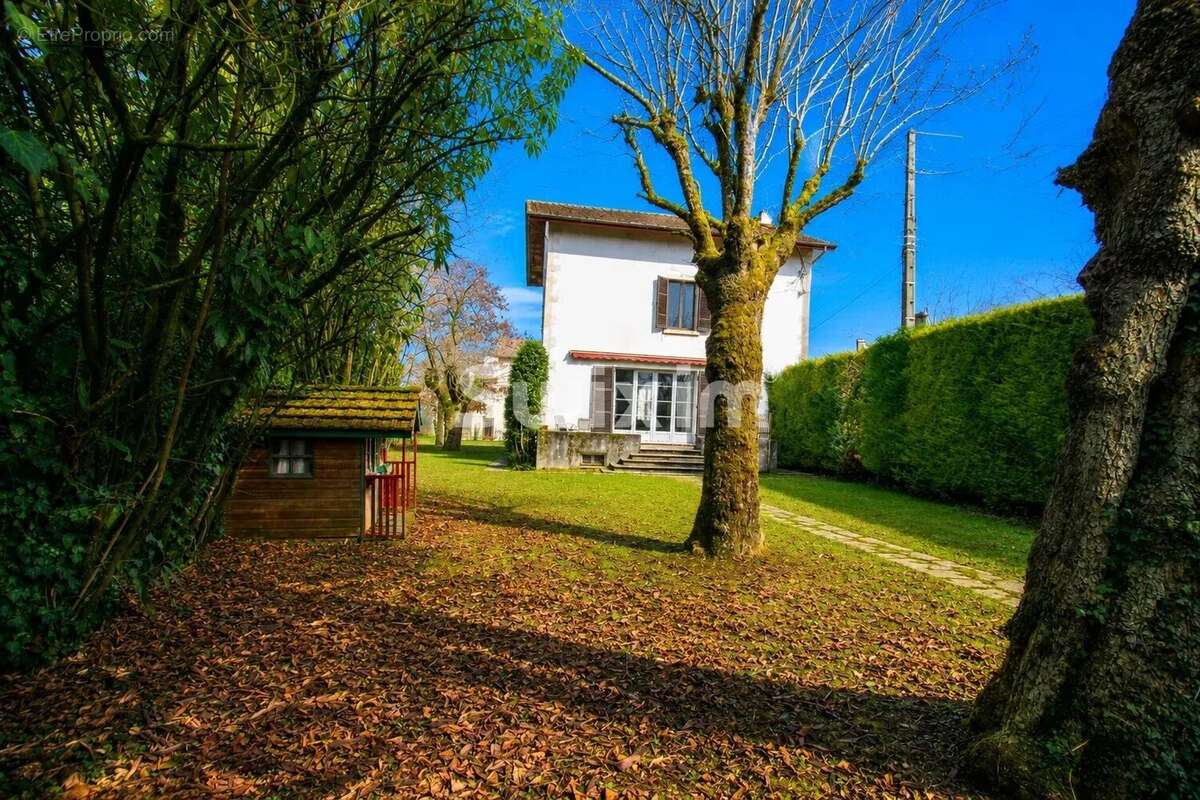 Maison à AMBERIEU-EN-BUGEY