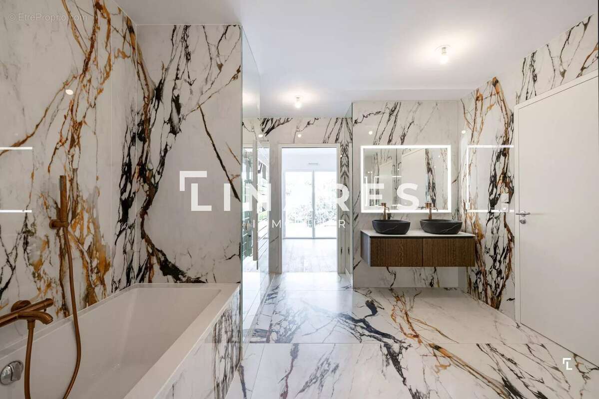 LE SKYINE - Appartement T4 de 160m² - Rooftop - Terrasses panoramiques - 13008 - photo 13