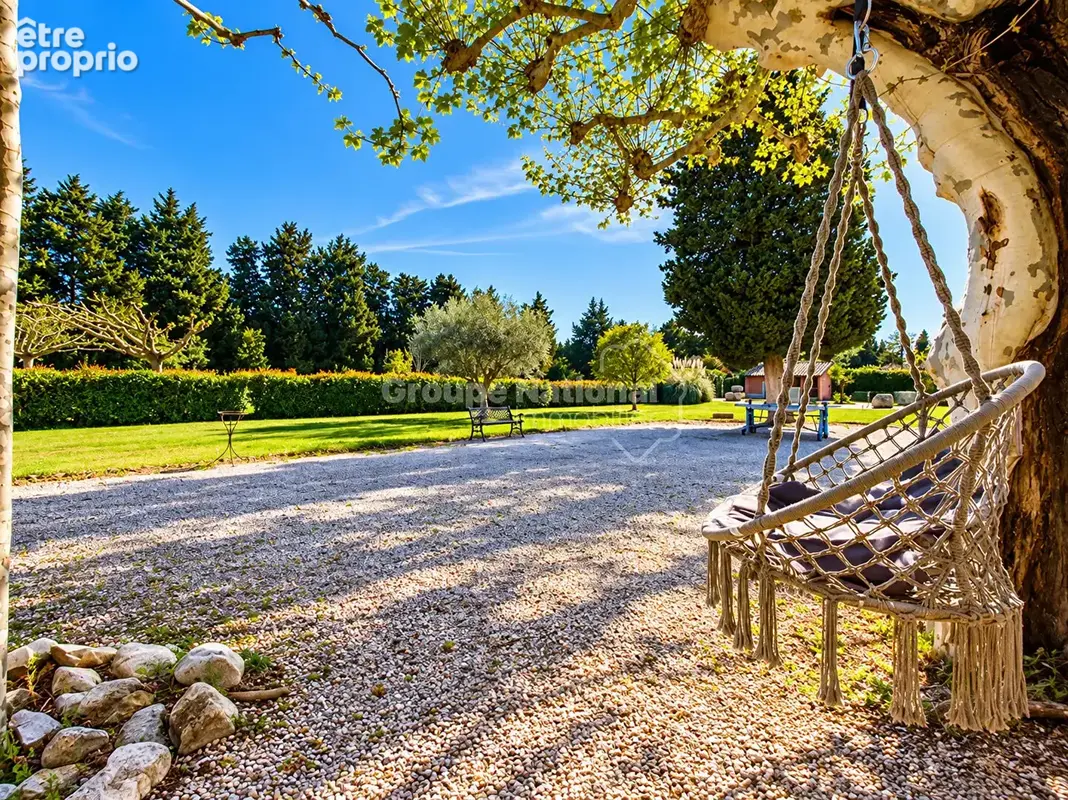Mas provençal de caractère à rénover, fort potentiel, piscine, gîte et appartement à Châteaurenard - photo 18