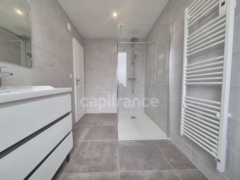 Maison à vendre 4 pièces ROYAN (17) - Quartier du parc - Grand Garage - photo 10