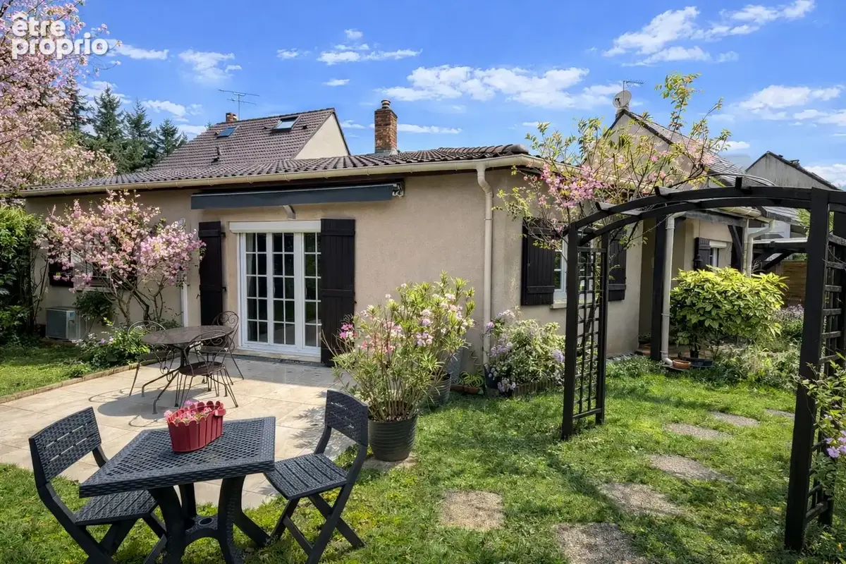 Maison de plain-pied - ballainvilliers - village - photo 1