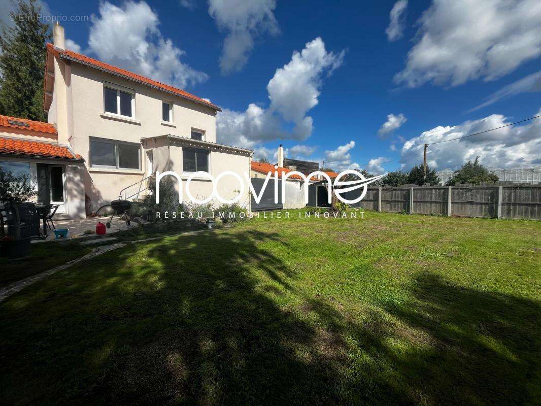 Maison à SAINT-JULIEN-DE-CONCELLES