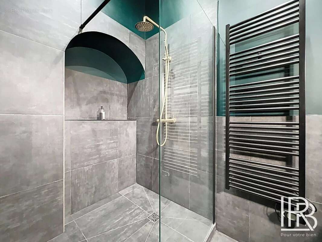 Appartement à MARSEILLE-6E