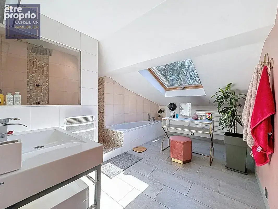 Appartement  4 pièces 144 m² en duplex avec terrasse de 45 m² - photo 9