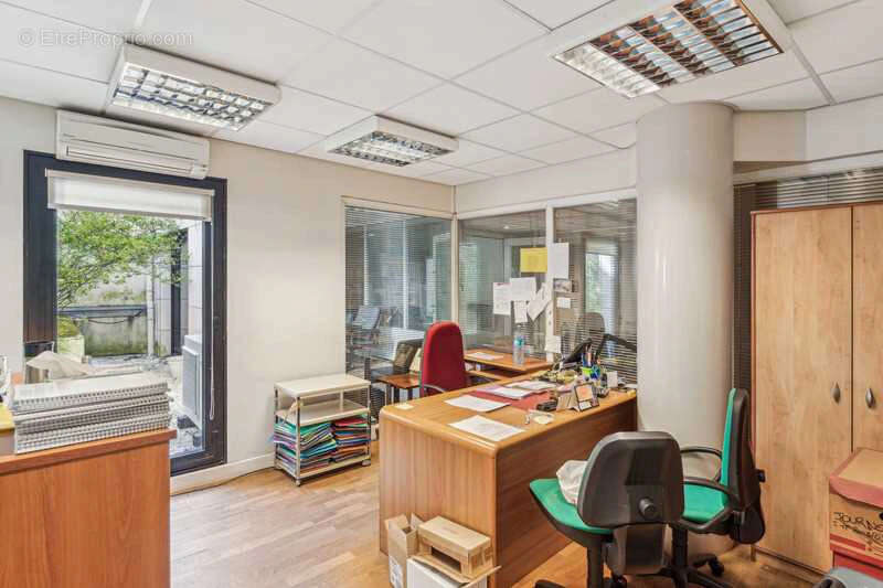 Commerce à PARIS-16E