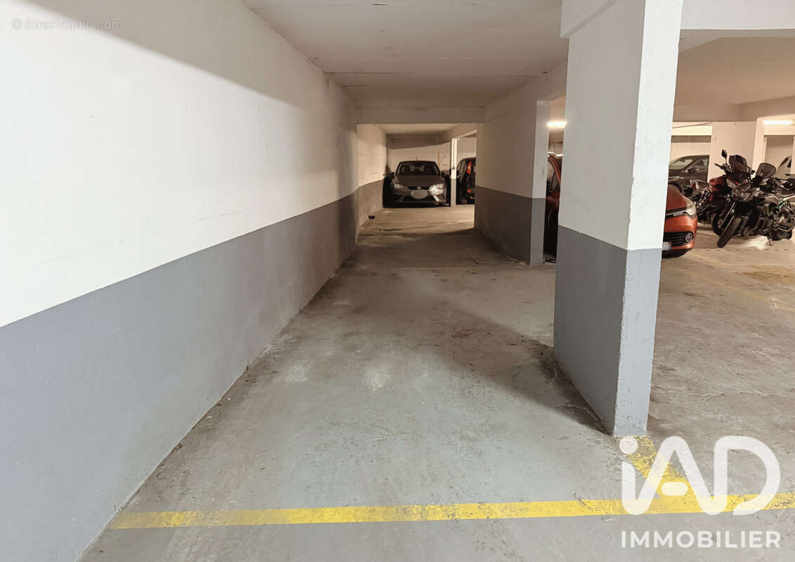 Photo 6 - Parking à PARIS-20E