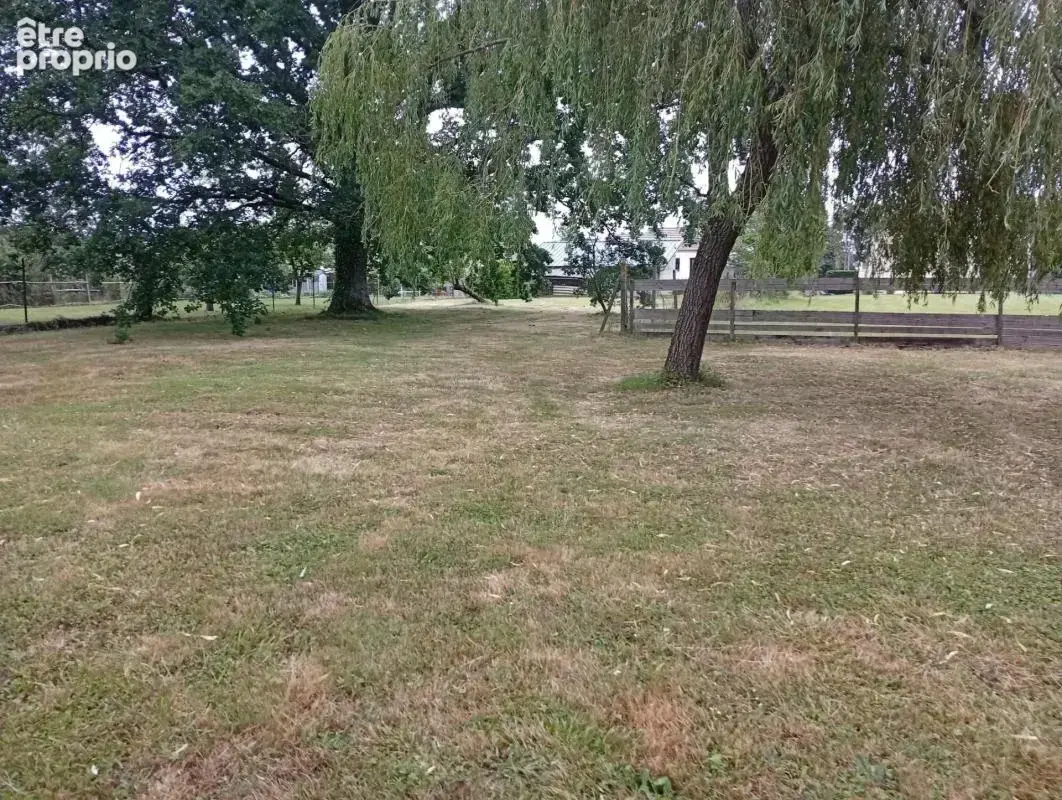 Terrain à BELLERIVE-SUR-ALLIER