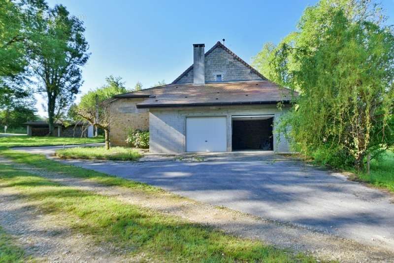 Maison à LA CHAUX-EN-BRESSE