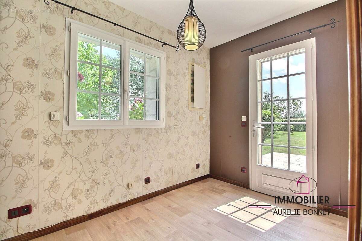 Maison 129 m² à Pont-L'eveque  - photo 5