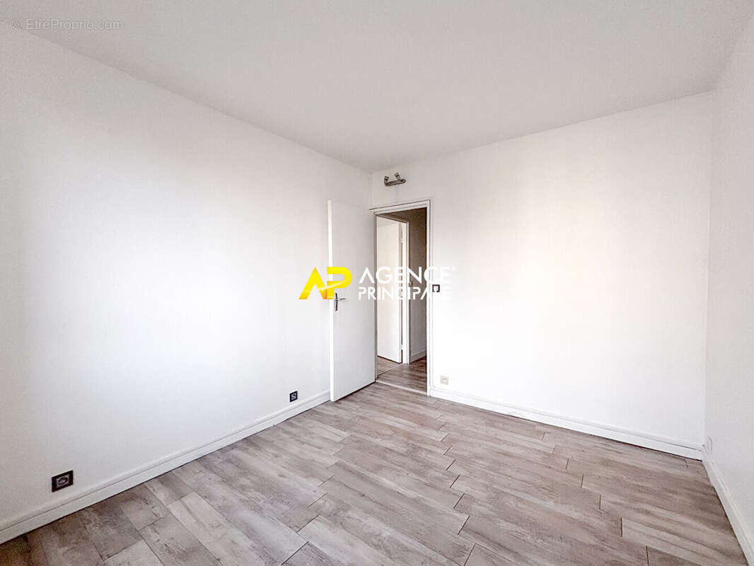 Appartement à SARTROUVILLE