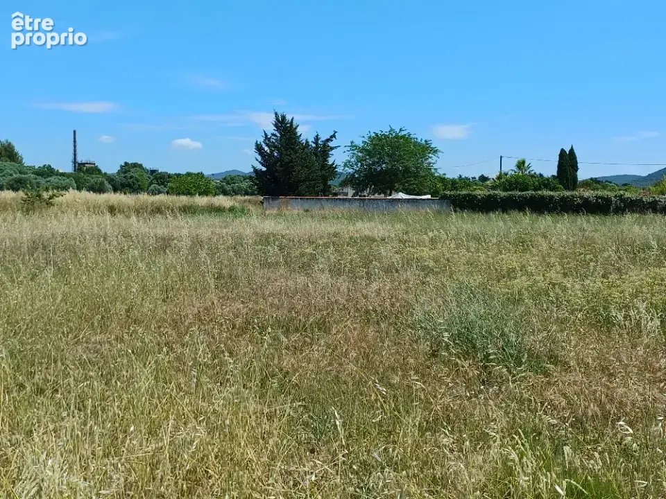 Terrain 702 m² à La Crau  - photo 5
