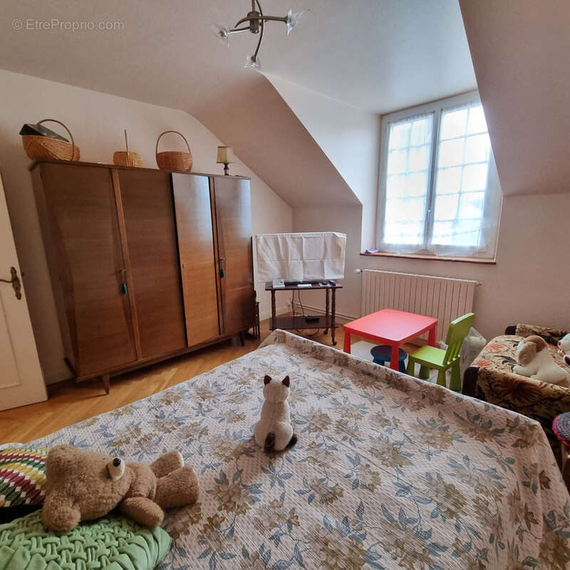 Maison à SAINT-DENIS-DE-JOUHET