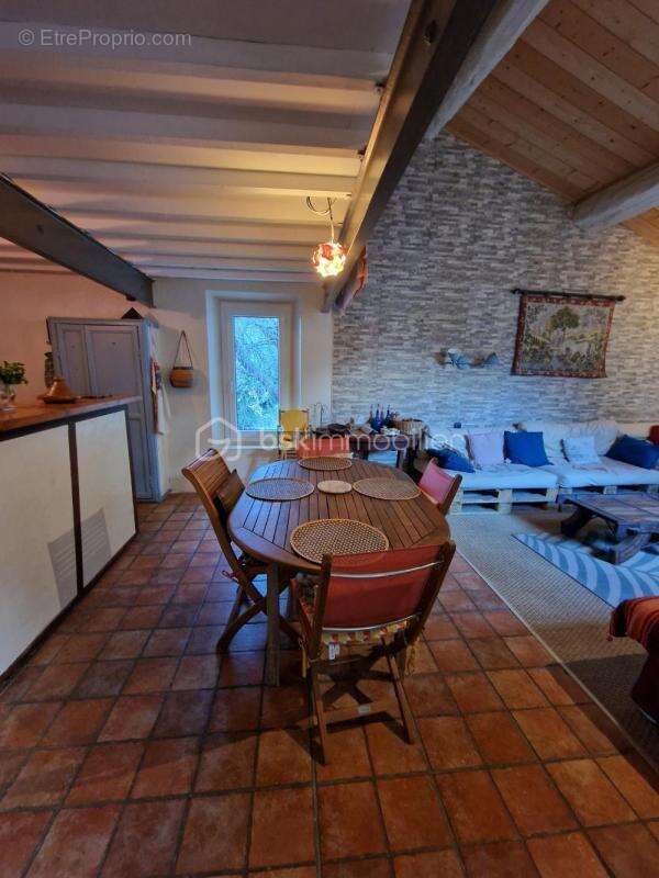 Maison de campagne avec cour et garage - photo 9