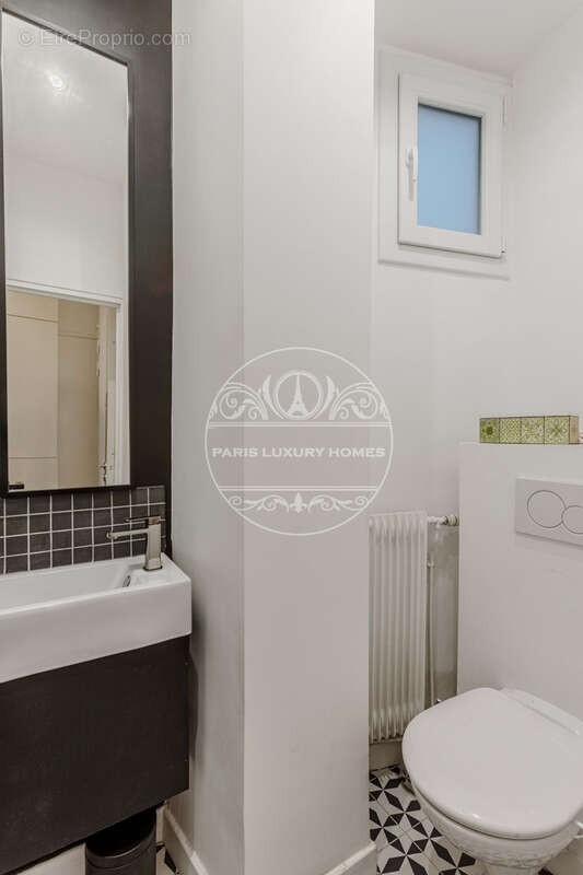 Appartement à PARIS-1E