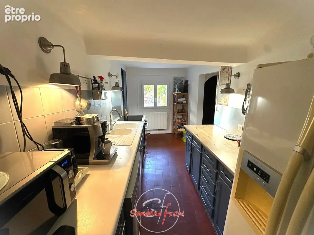 Dans maison de village en copropriété - Logement 5 pièces avec extérieur - photo 5