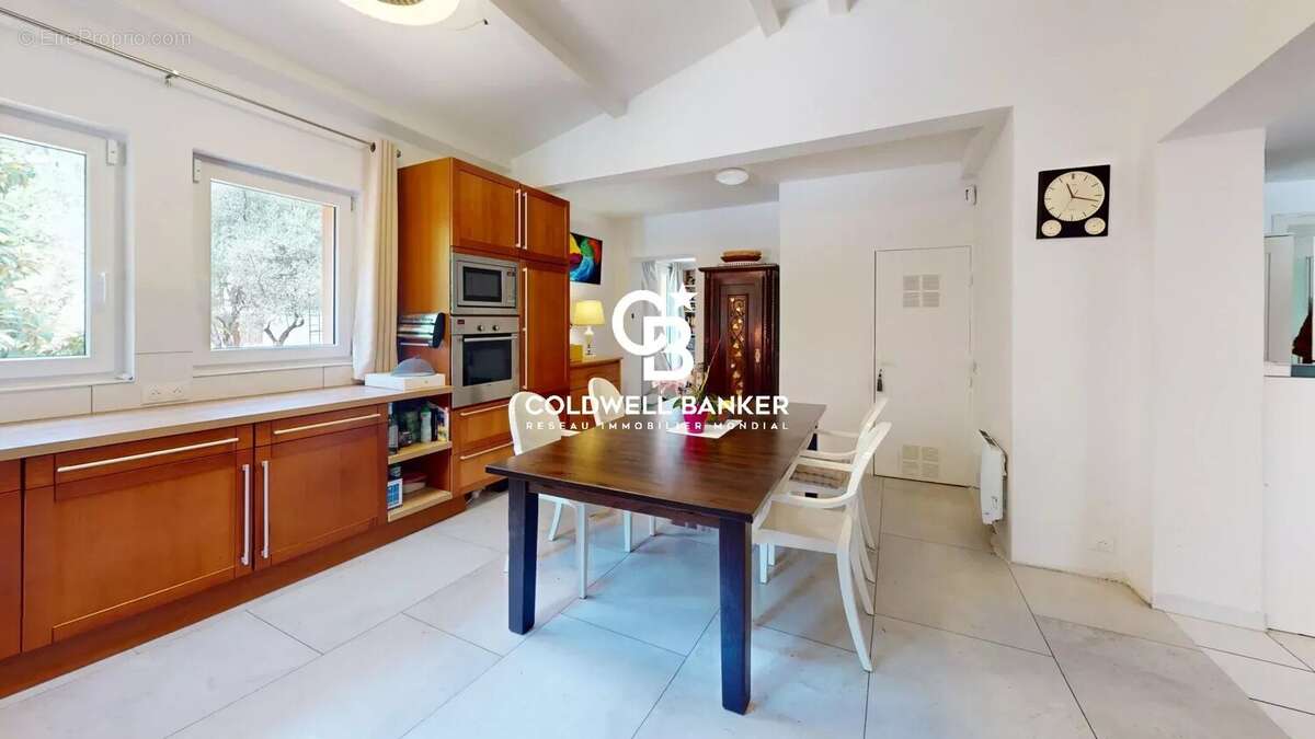 Maison de charme de plain-pied au cœur d'un parc d'oliviers de 5 030 m² - photo 11