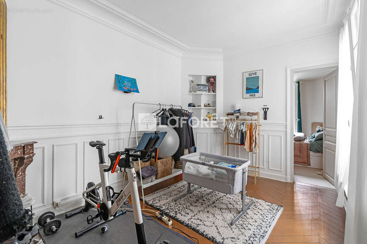 3 Pièces - 2 chambres - refait à neuf - Wagram Paris 17ème - photo 12