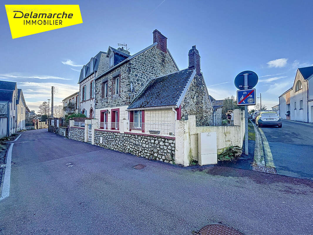 Maison à DONVILLE-LES-BAINS