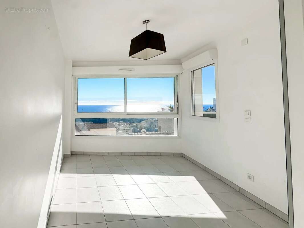 Appartement à BEAUSOLEIL
