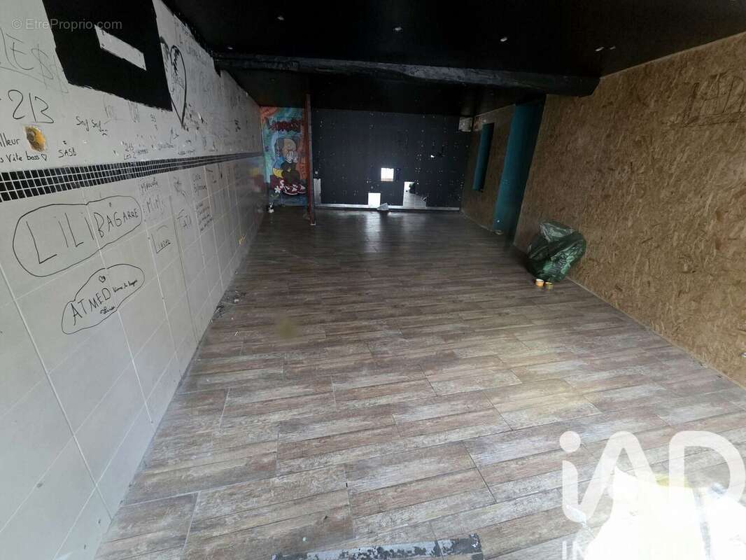 Commerce 70 m² à Louvres  - photo 3