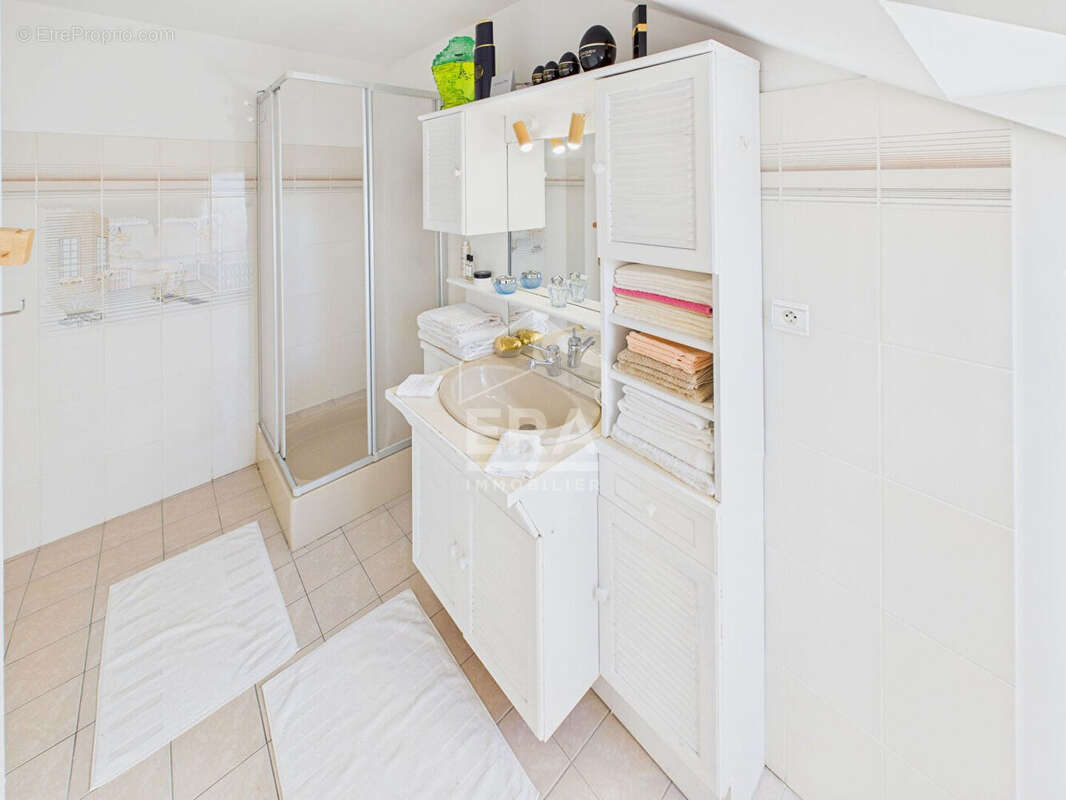 Appartement à ONET-LE-CHATEAU