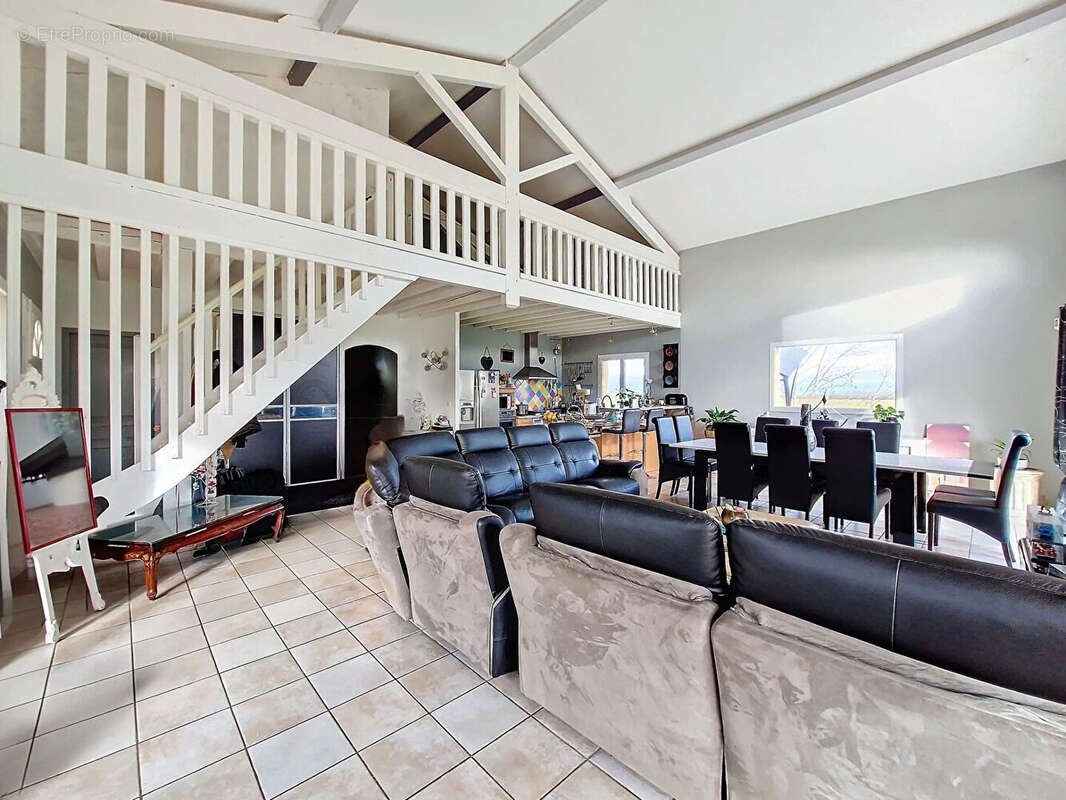 Maison à SAINT-GEORGES-HAUTE-VILLE