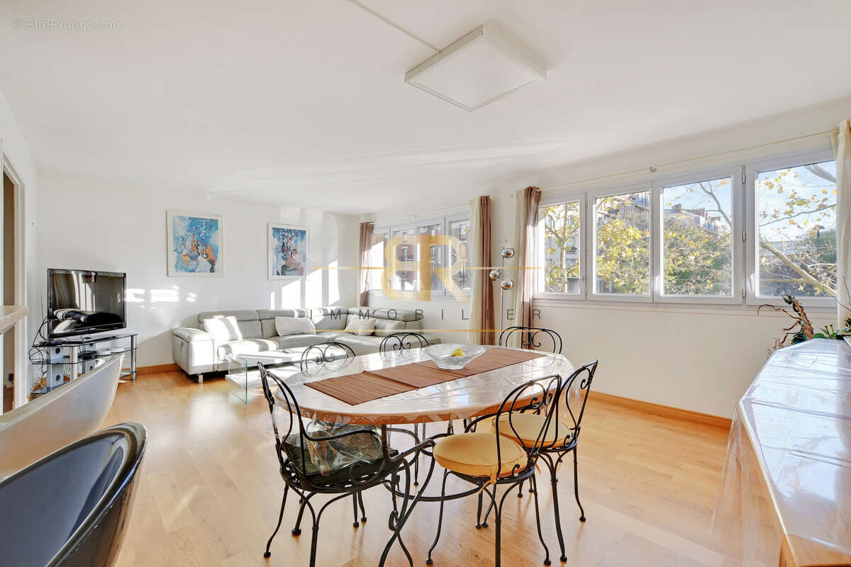 Appartement à PARIS-20E