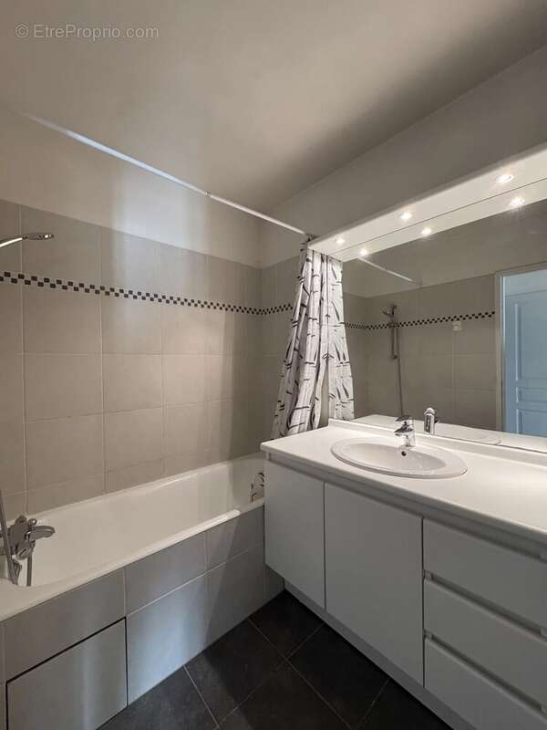 Appartement à ISSY-LES-MOULINEAUX