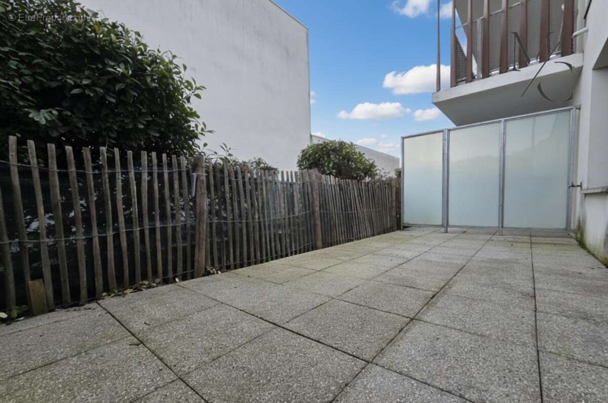 Appartement à BEAUZELLE