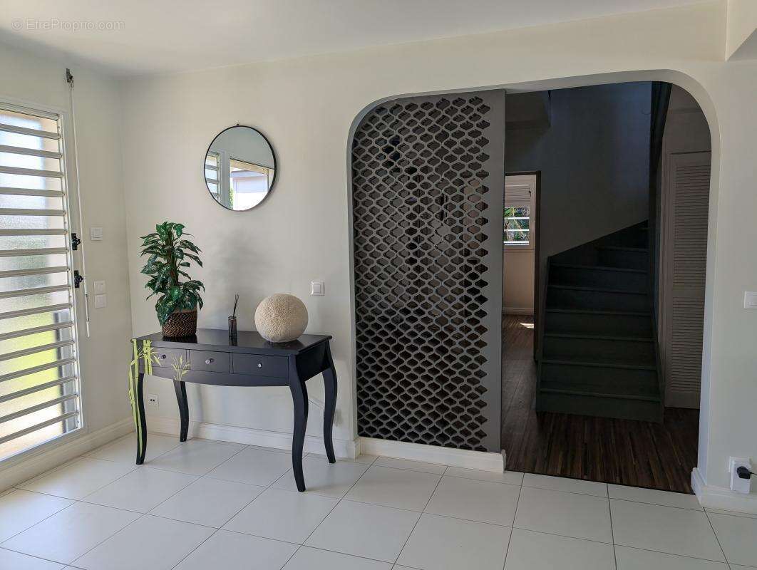 Maison à PETIT-BOURG