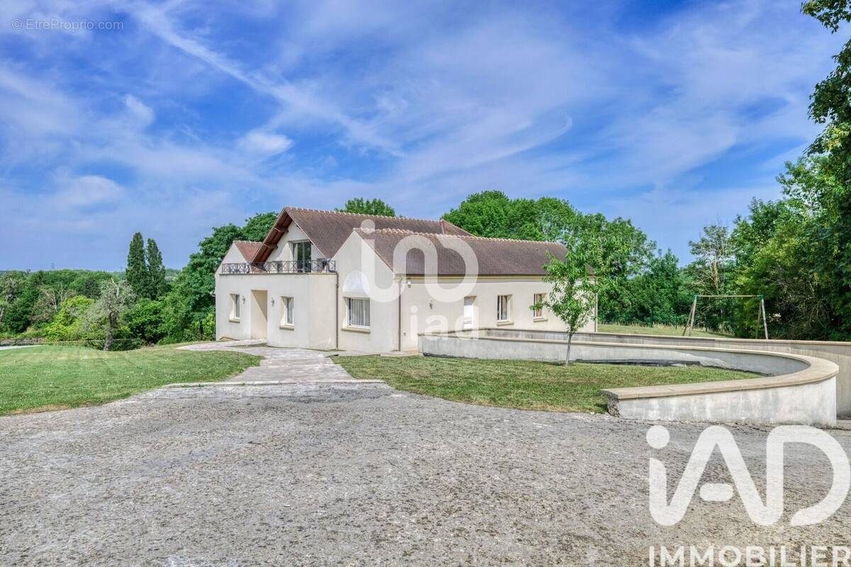 Photo 1 - Maison à BUSSY-SAINT-GEORGES