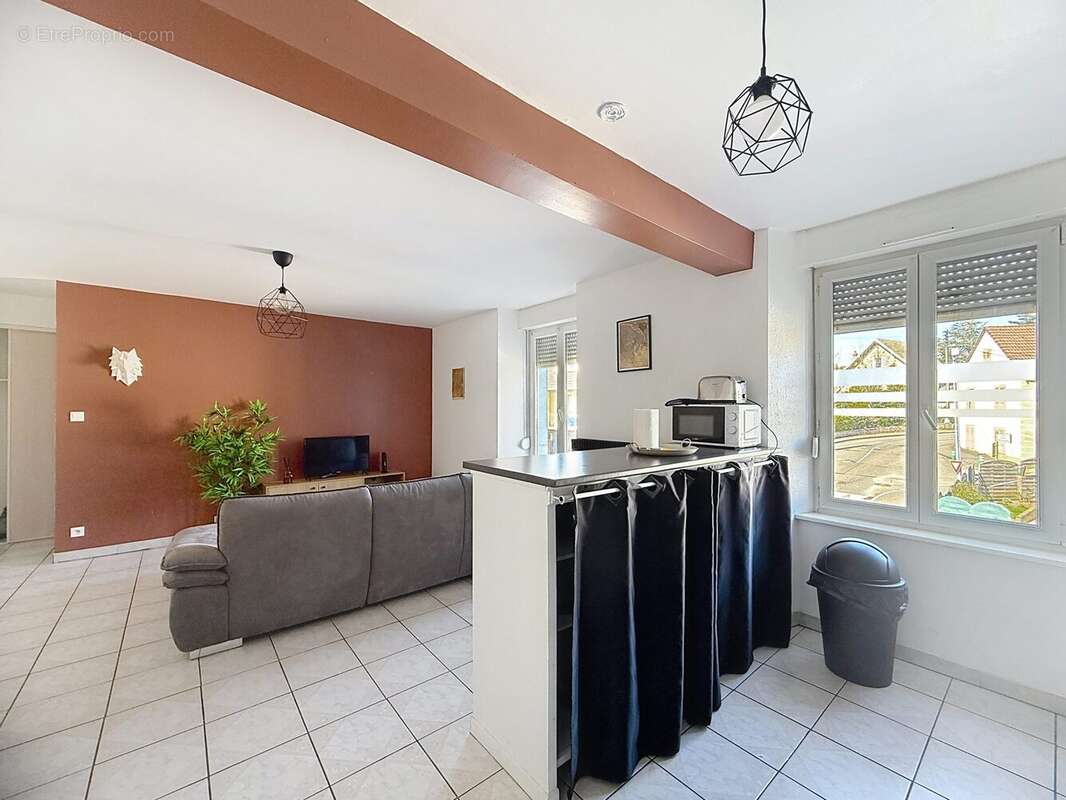 Appartement 300 m² à Audincourt  - photo 3