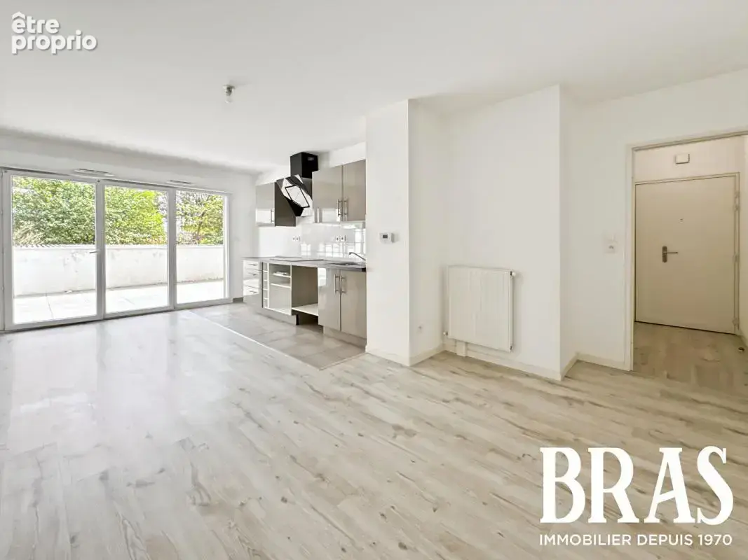 NANTES St Jacques - Appartement 3 pièces avec grande terrasse et garage - photo 5