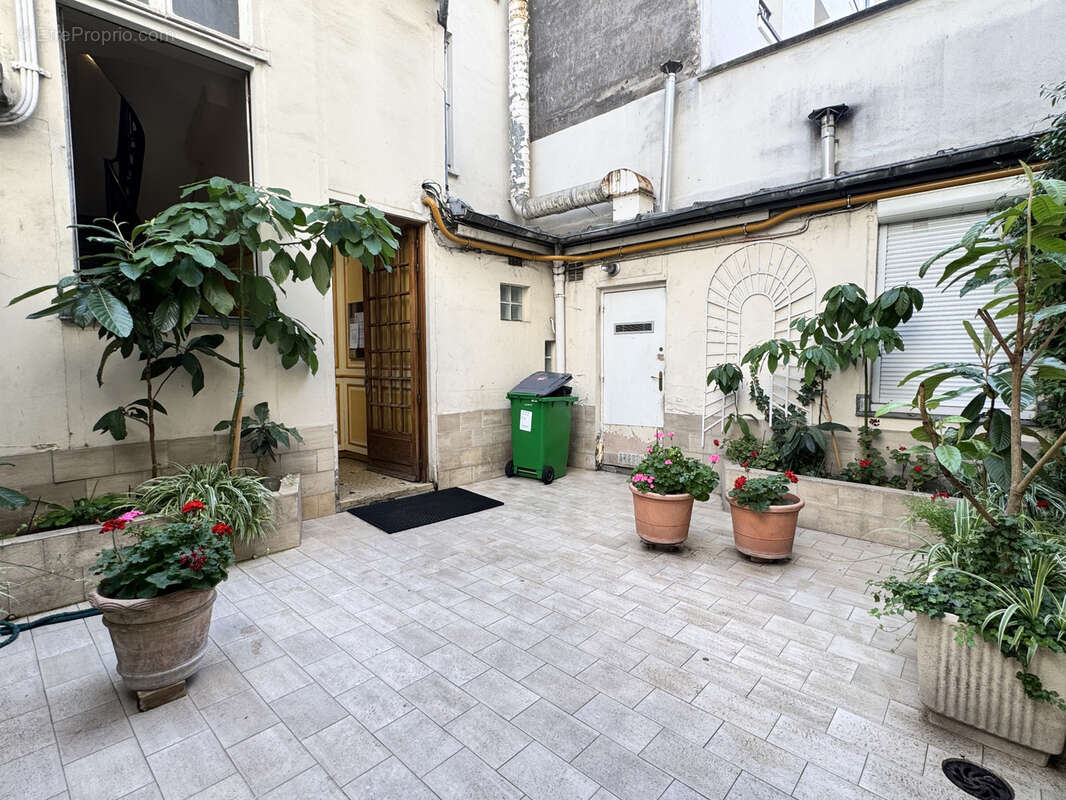 Paris 7ème - Rue Saint Dominique - photo 8