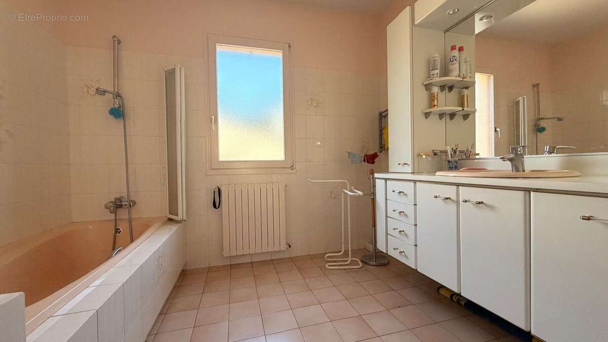 Maison à CLAIRVAUX-D'AVEYRON