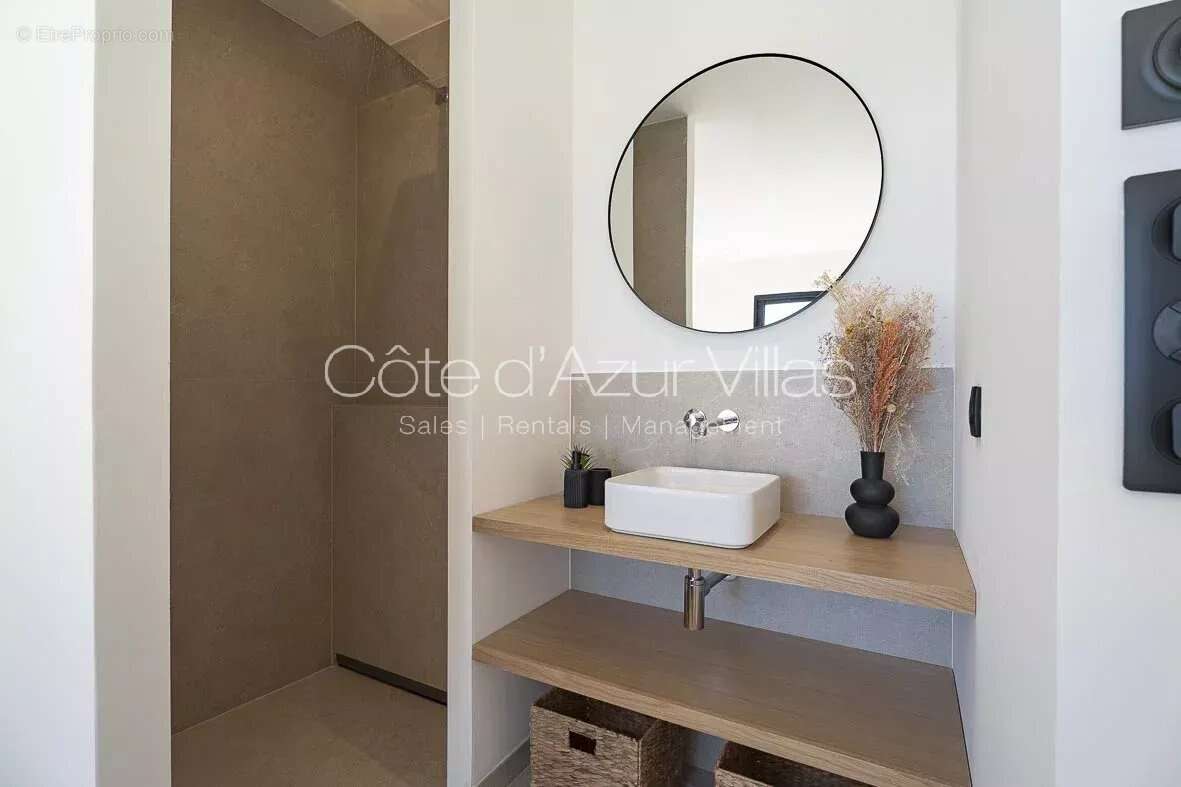 Maison à TOURRETTES-SUR-LOUP