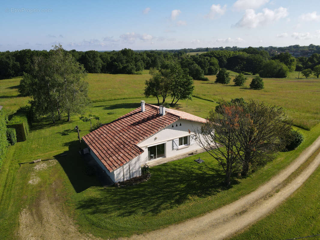 Maison à CASTELNAU-D'AUZAN