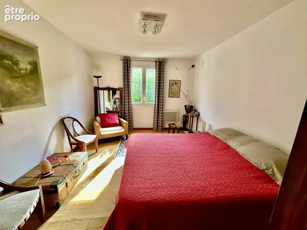 Ensemble immobilier rare : 2 villas, 10 pièces - photo 8